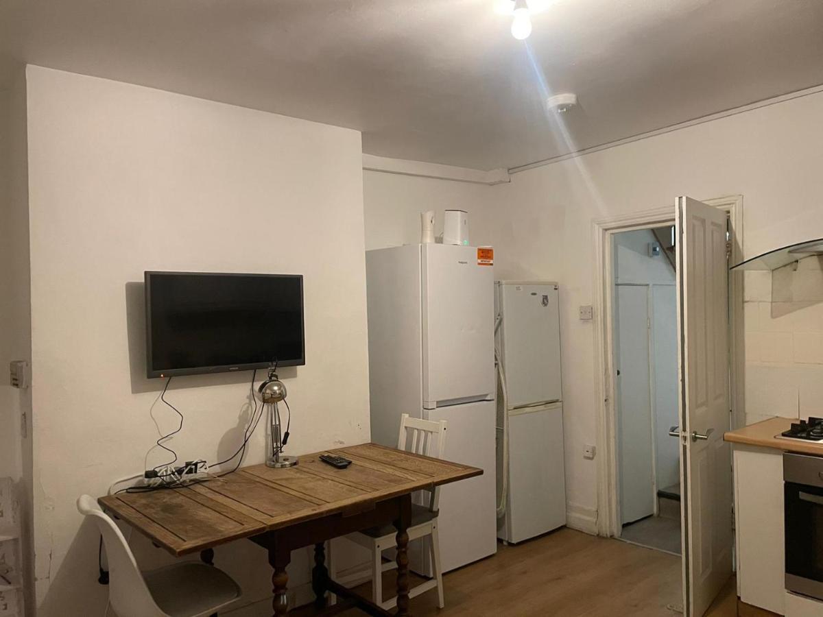 Balham, South London Spacious Guest House 1, 6 Rooms Available Экстерьер фото